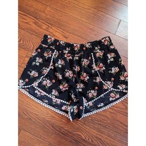 Love Tree Floral Bohemian Tassel Trim Black Shorts Sz L